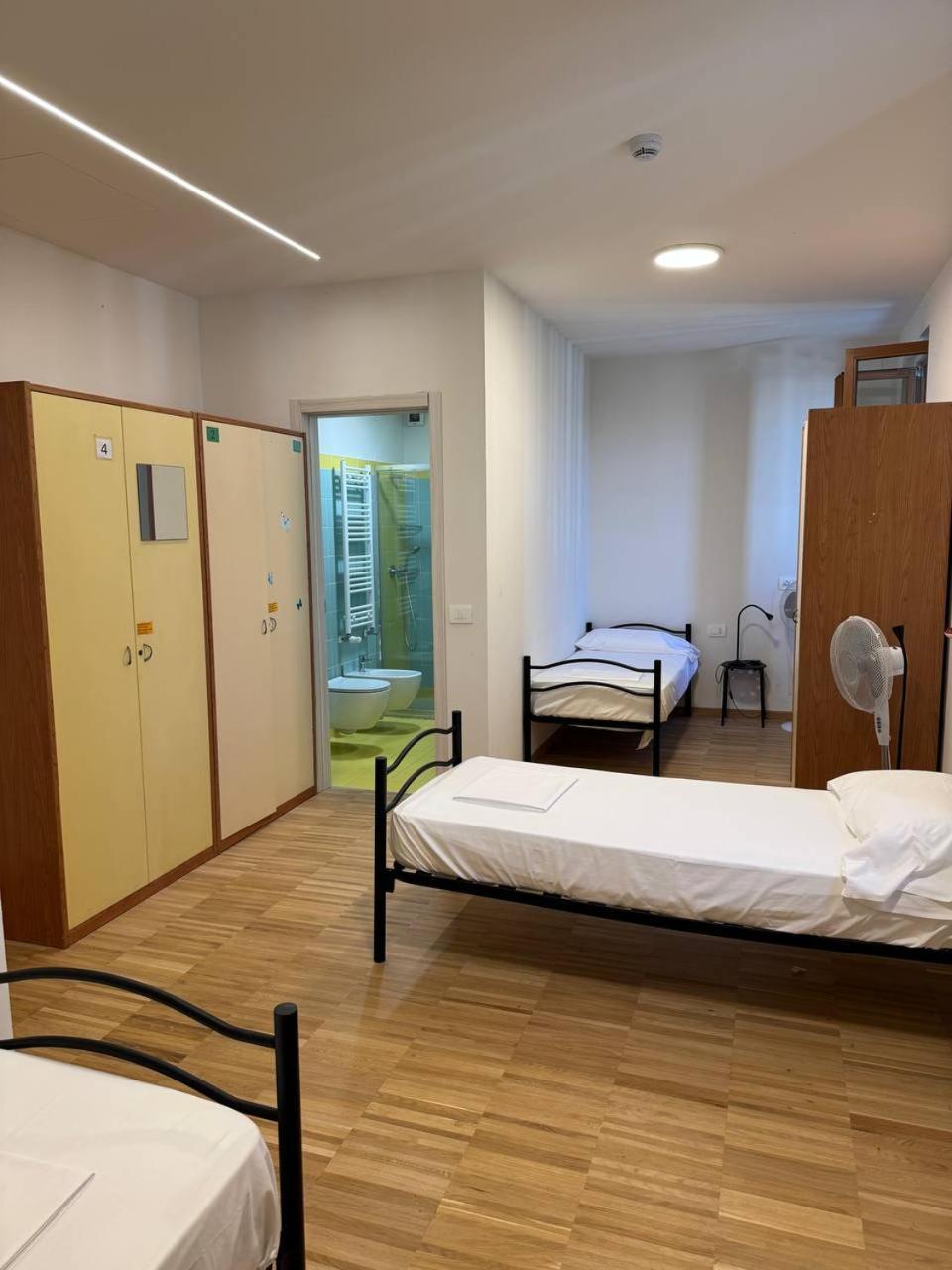 Dreibettzimmer mit eigenem Bad